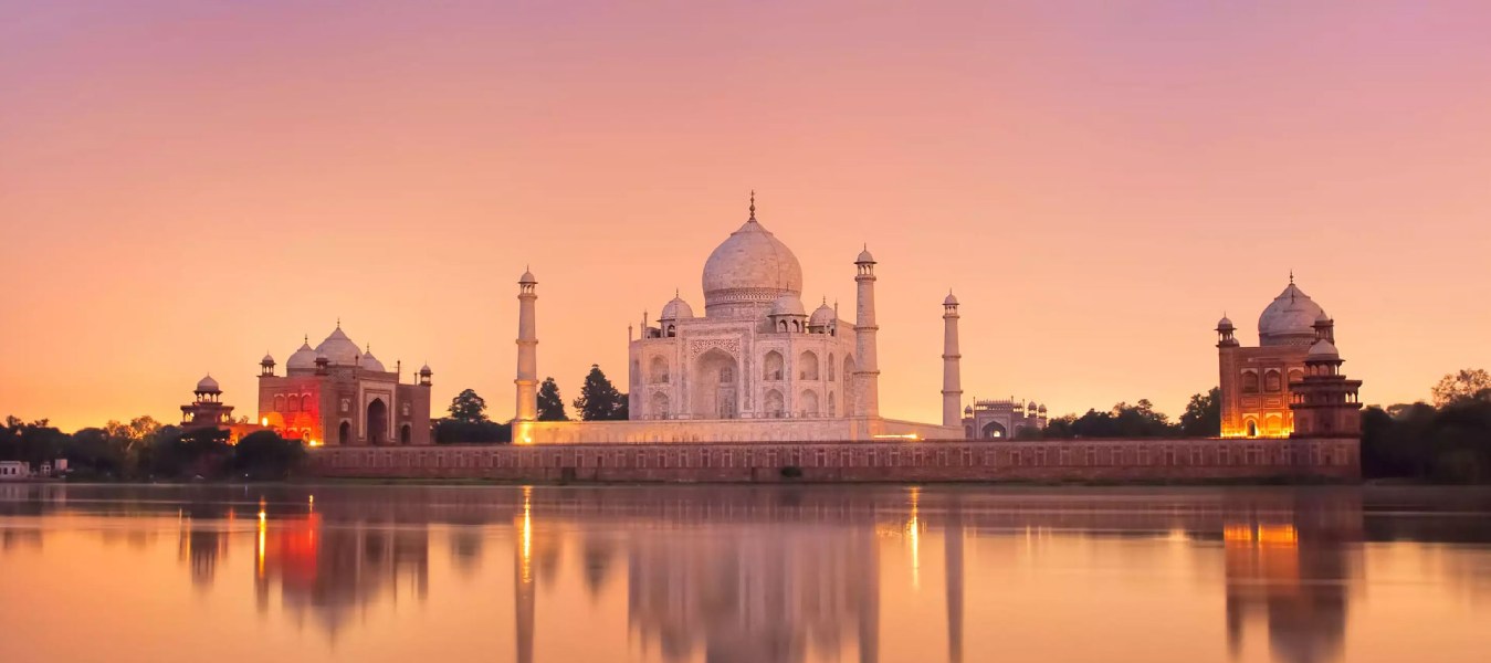 Sunrise Taj Mahal And Agra Tour By Car